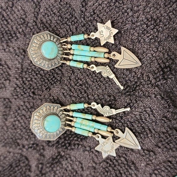 Turquoise necklace & earrings set - Picture 2 of 7